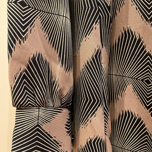 Lush long-sleeve; tan, black, white jumper, v-neck - Picture 3 of 8